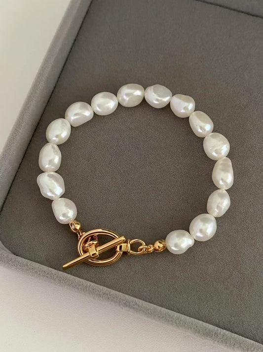 Baroque pearl bracelet