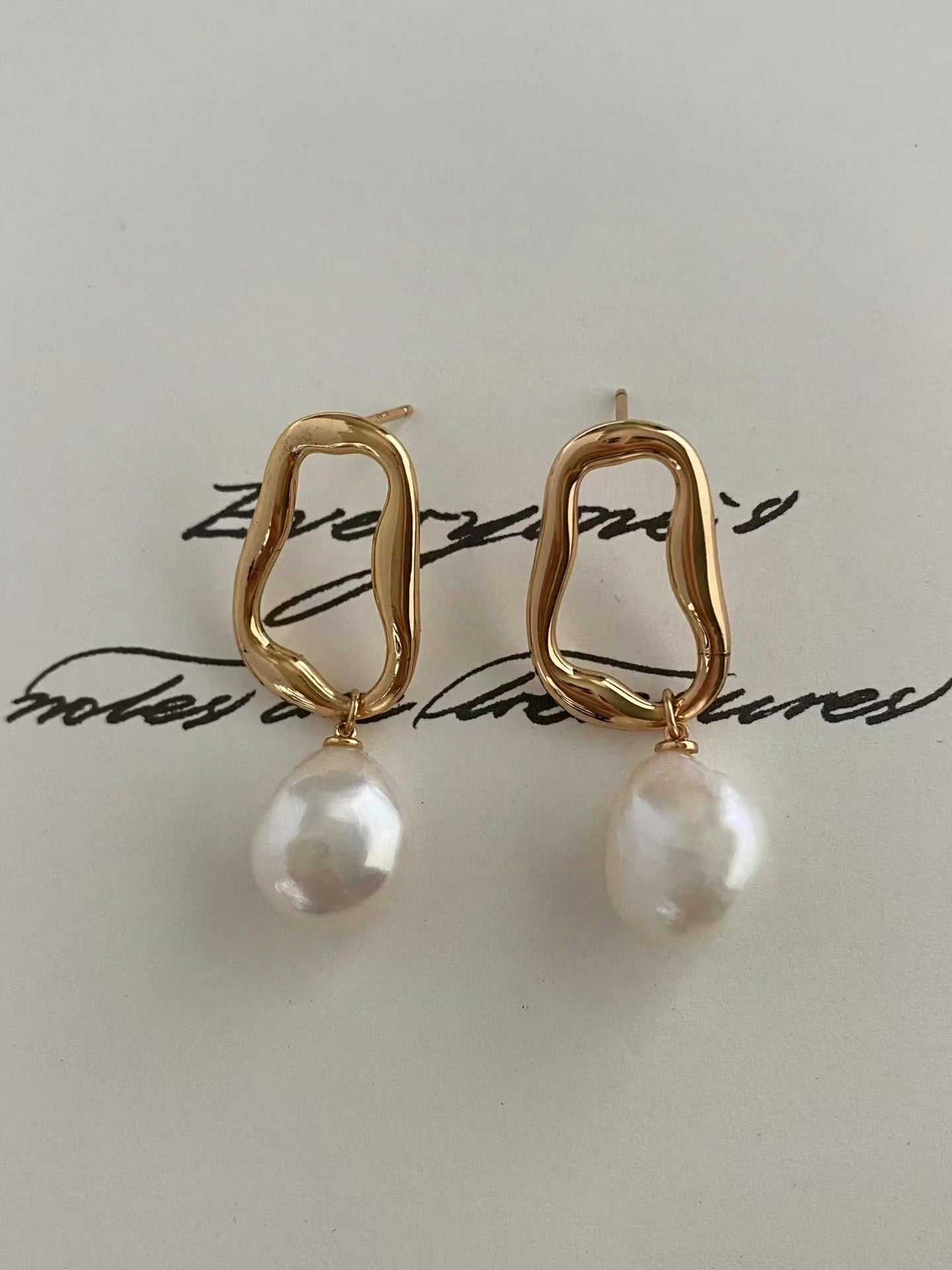 Baroque irregular shape pearl earrings