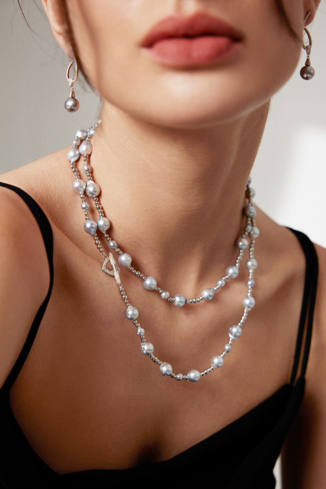 Baroque pearl necklace