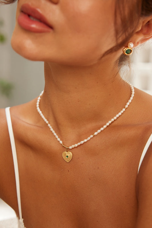 Natural pearl heart-shaped pendant necklace